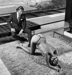 forced_pussy_display_outdoor